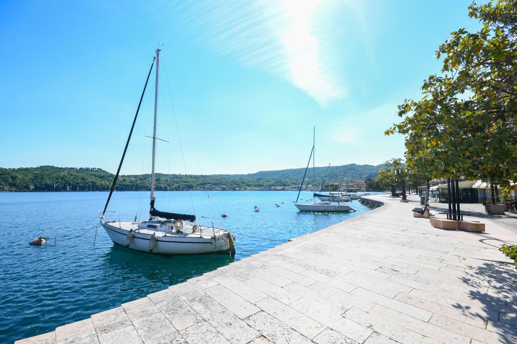 Bellavista - Garda Leisure Appartement Salò Buitenkant foto